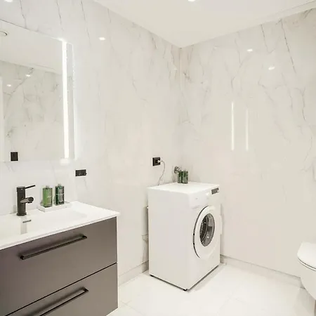Modern Entire In 305 For 2 Guests Διαμέρισμα Gjøvik